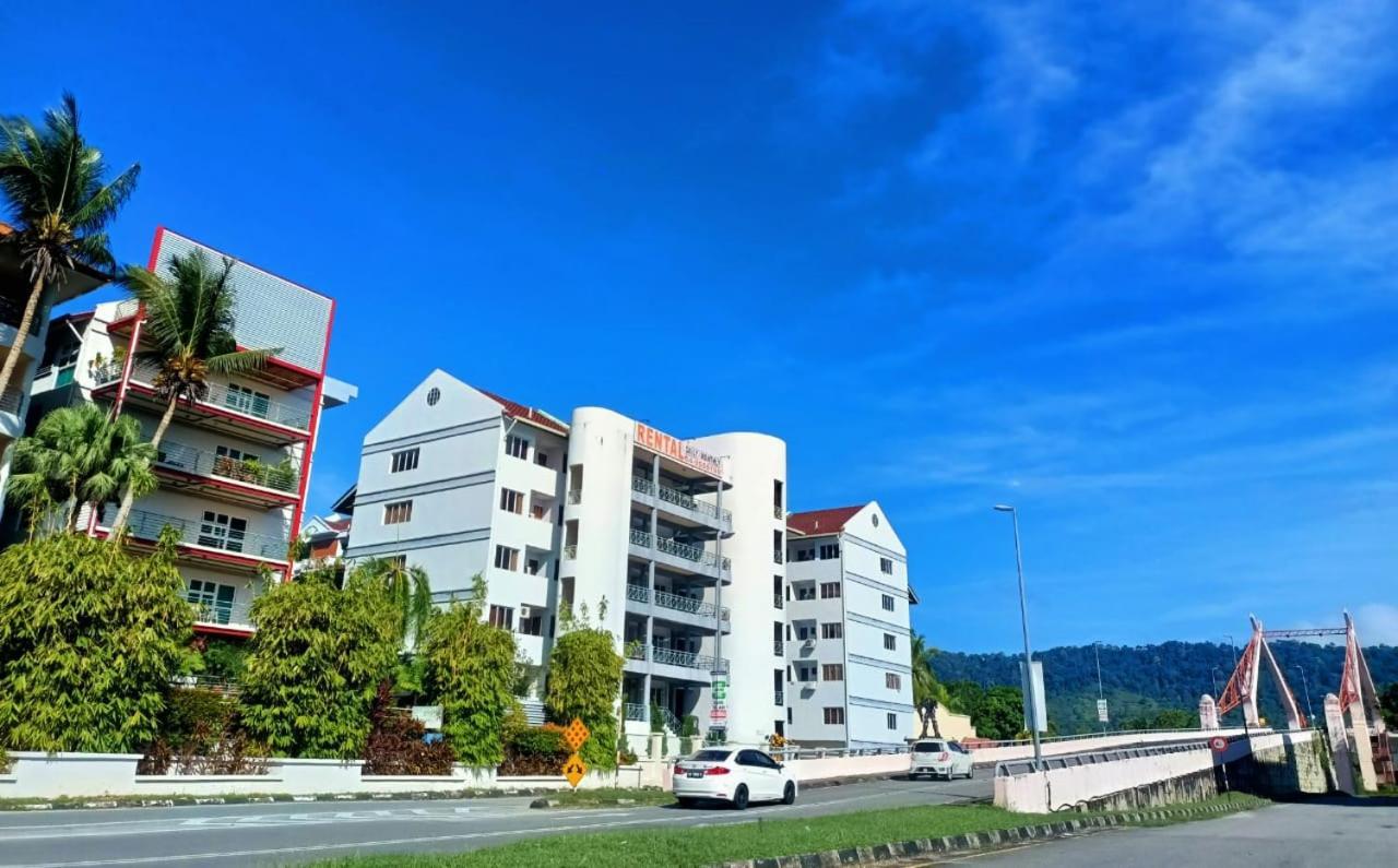 Perdana Serviced Apartment & Resorts Padang Mat Sirat Exterior foto