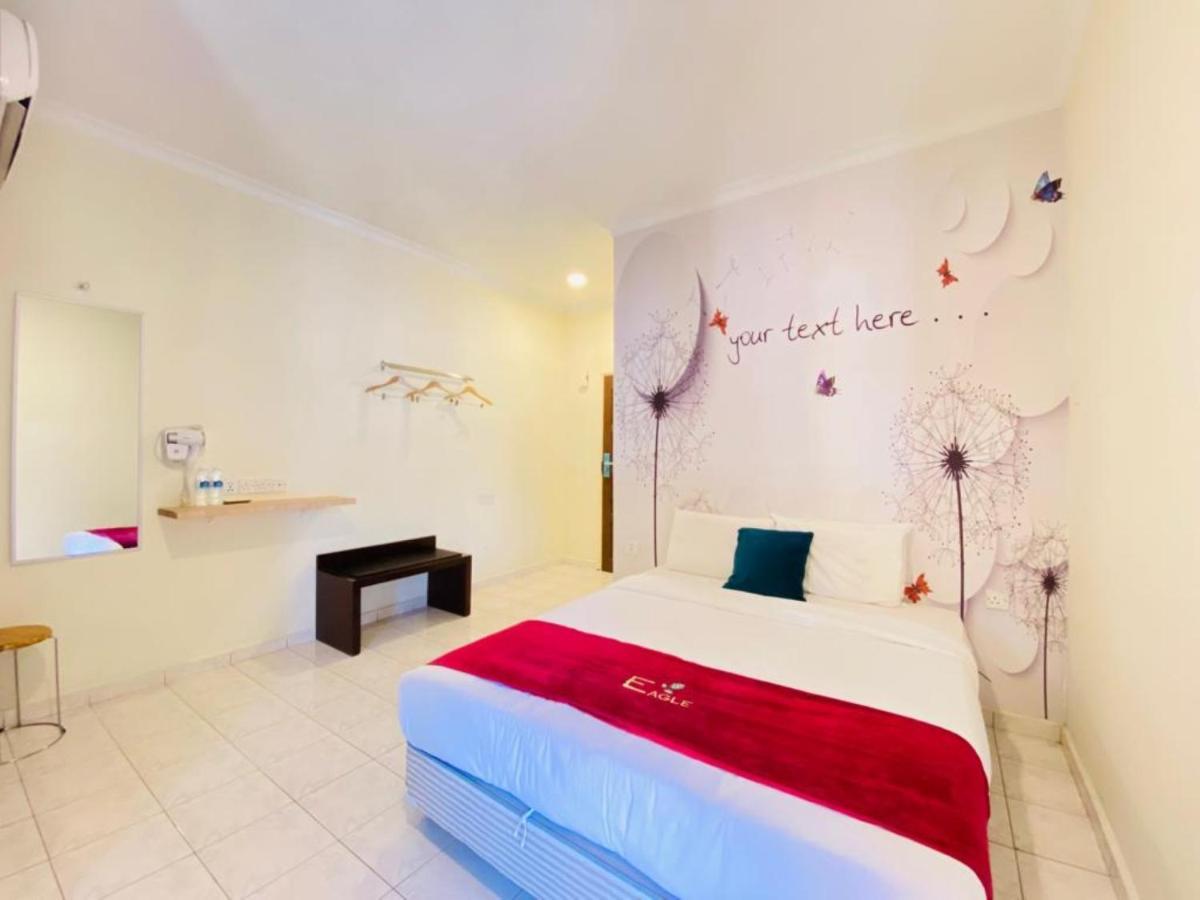 Perdana Serviced Apartment & Resorts Padang Mat Sirat Exterior foto