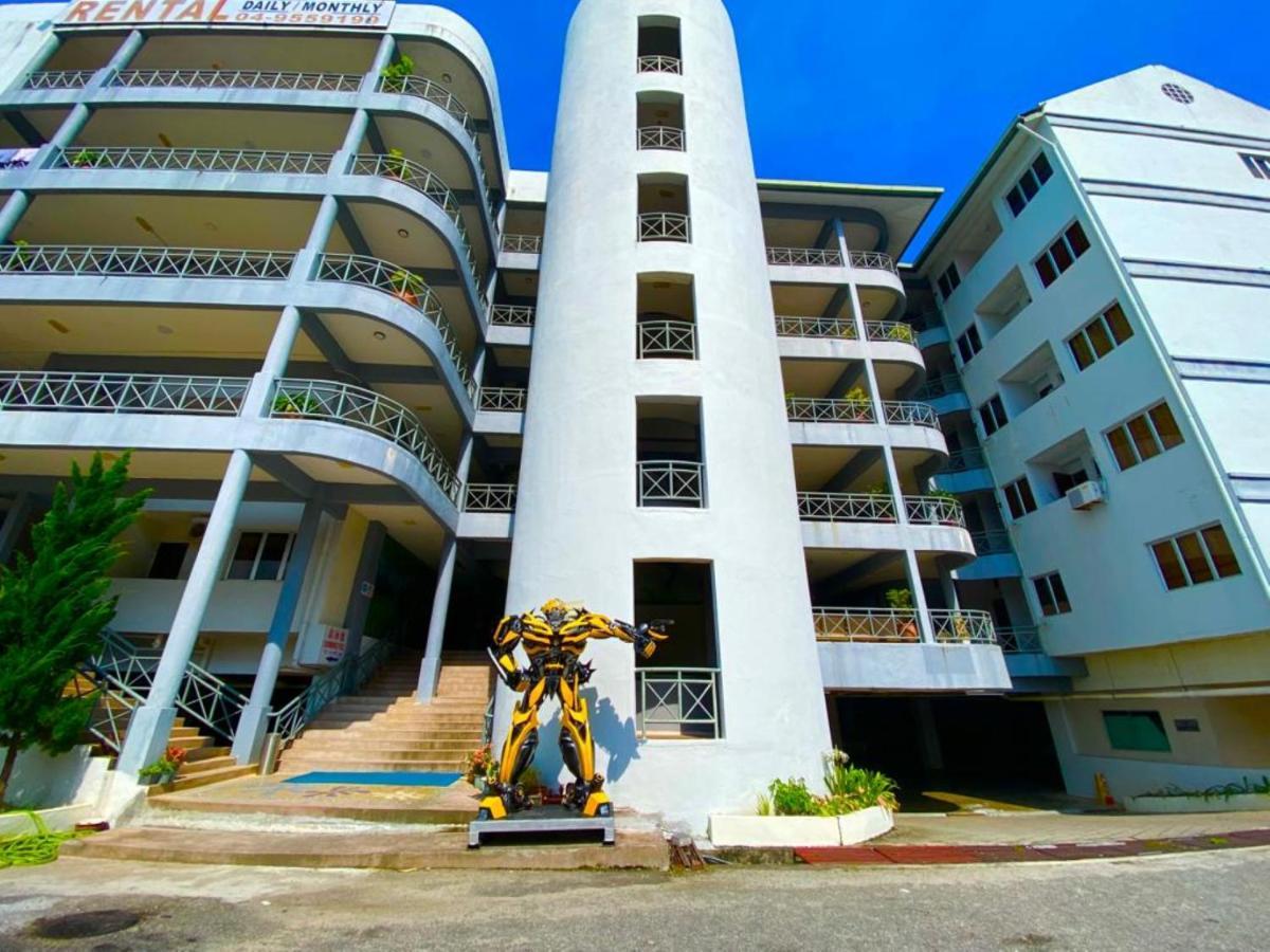 Perdana Serviced Apartment & Resorts Padang Mat Sirat Exterior foto