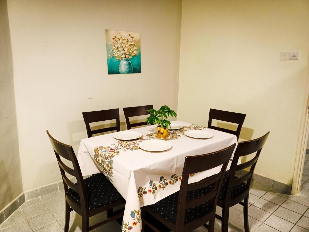 Perdana Serviced Apartment & Resorts Padang Mat Sirat Exterior foto