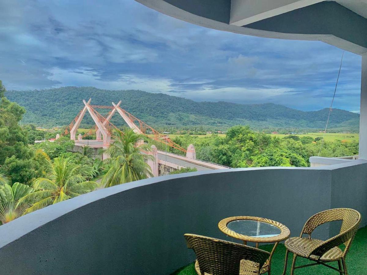 Perdana Serviced Apartment & Resorts Padang Mat Sirat Exterior foto