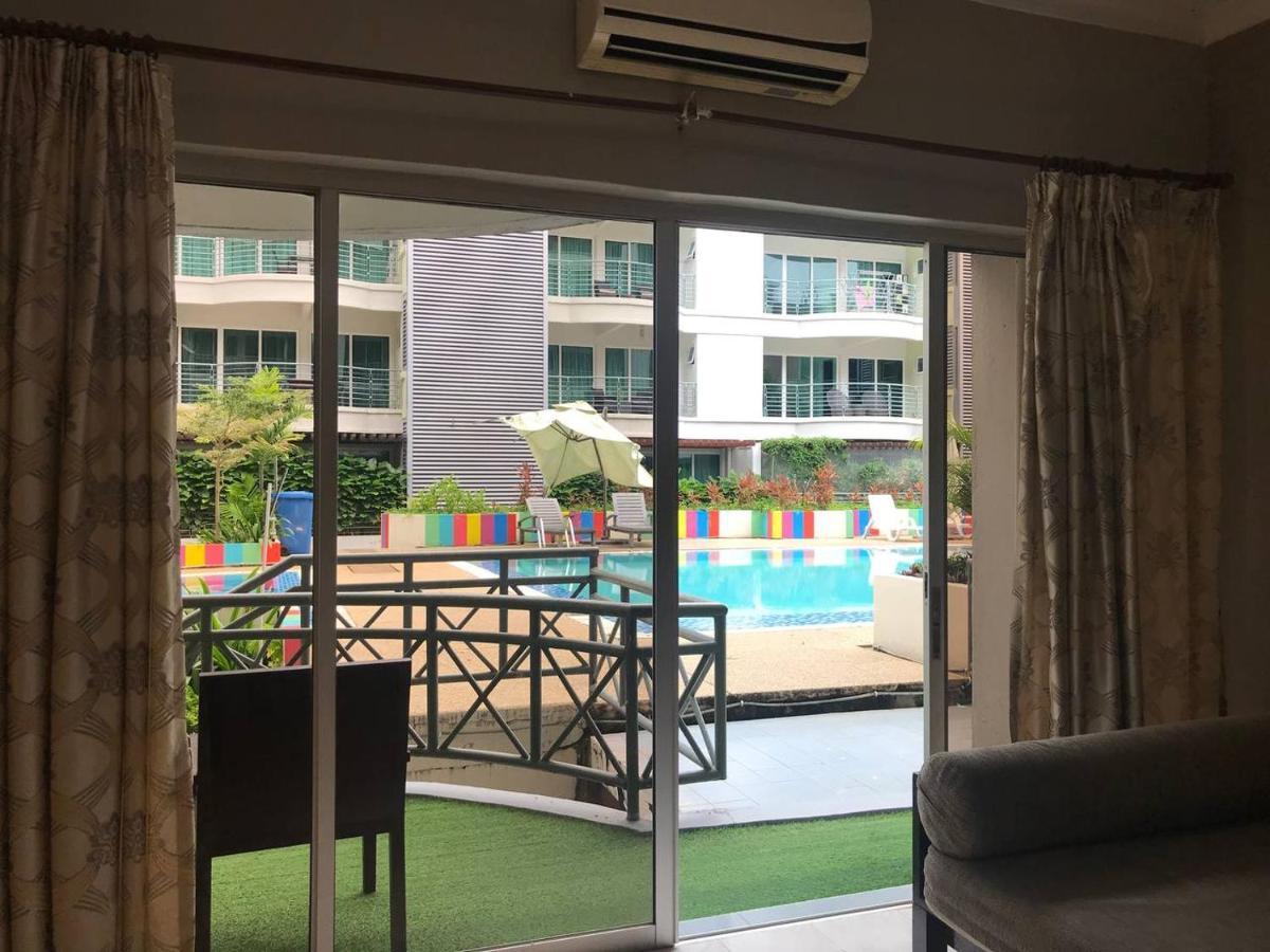 Perdana Serviced Apartment & Resorts Padang Mat Sirat Exterior foto