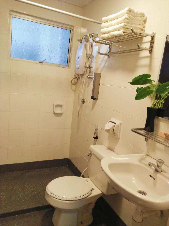 Perdana Serviced Apartment & Resorts Padang Mat Sirat Exterior foto