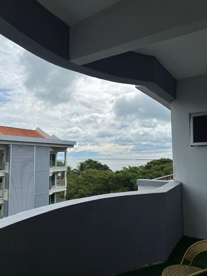 Perdana Serviced Apartment & Resorts Padang Mat Sirat Exterior foto