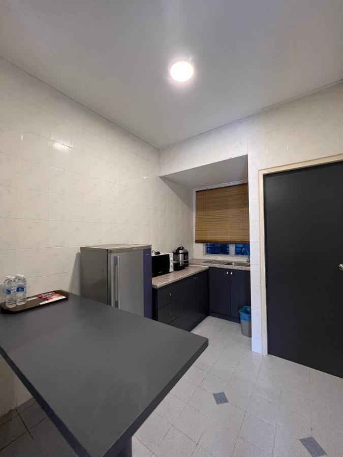 Perdana Serviced Apartment & Resorts Padang Mat Sirat Exterior foto